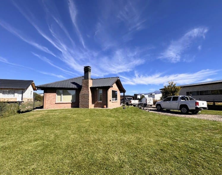 CASA EN VENTA TREVELIN, CALLE ROGGERO